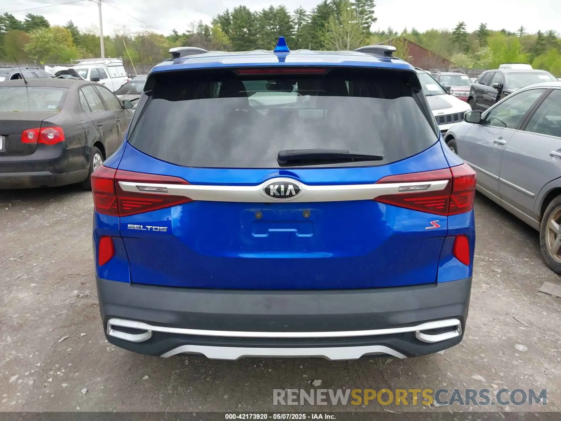 17 Photograph of a damaged car KNDEUCAAXM7121179 KIA SELTOS 2021