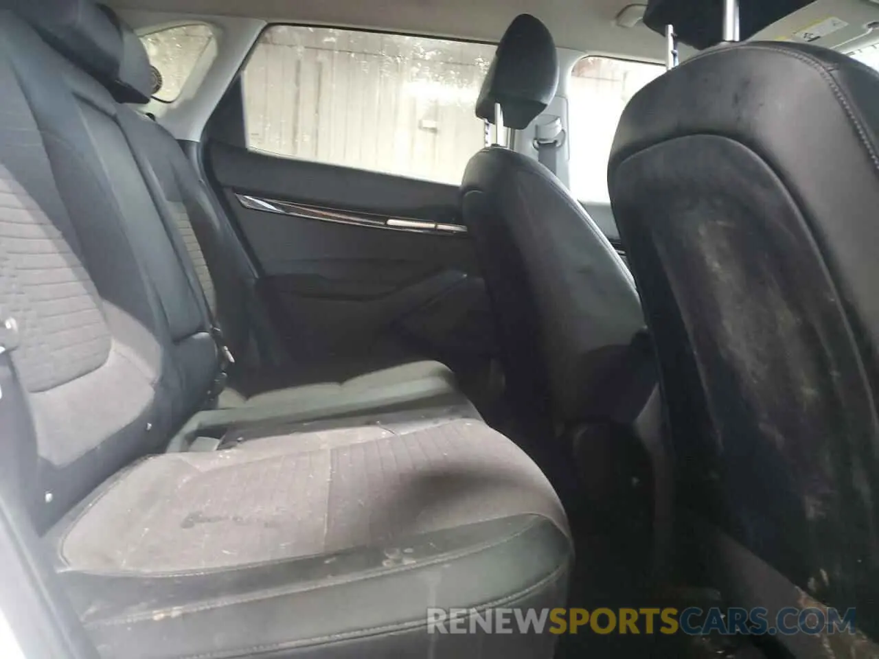 11 Photograph of a damaged car KNDEUCAAXM7169264 KIA SELTOS 2021