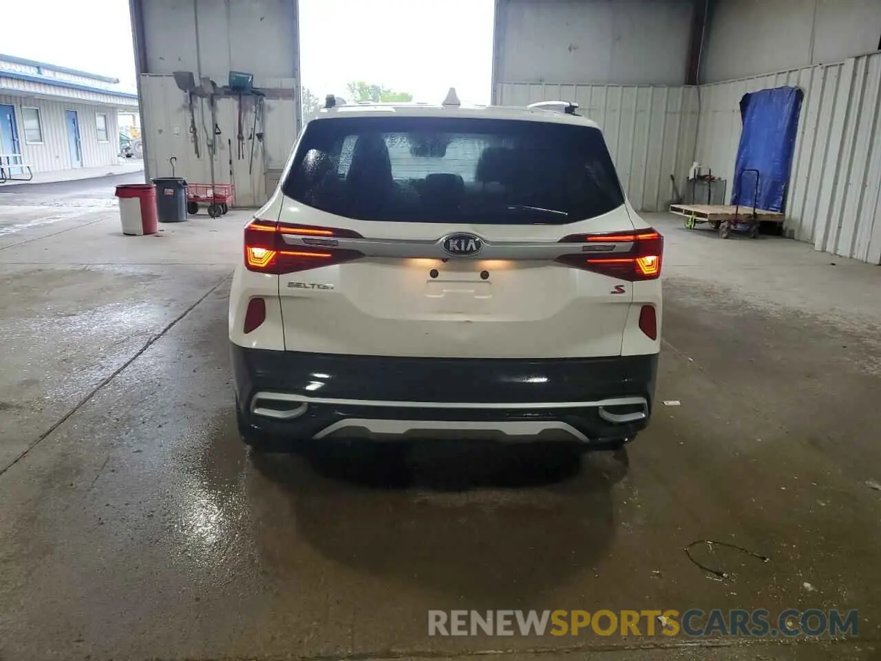 6 Photograph of a damaged car KNDEUCAAXM7169264 KIA SELTOS 2021