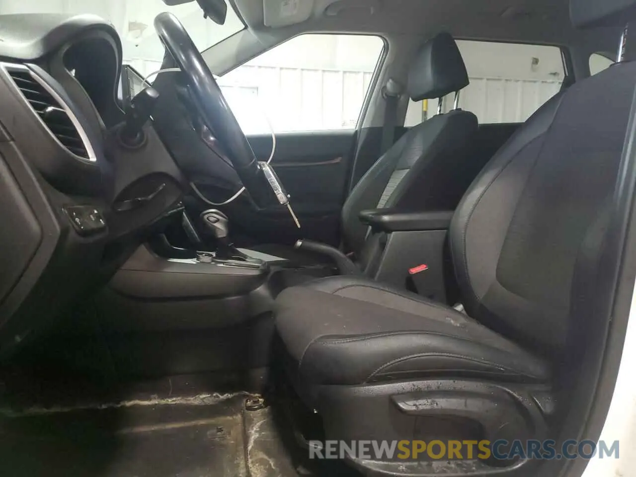 7 Photograph of a damaged car KNDEUCAAXM7169264 KIA SELTOS 2021