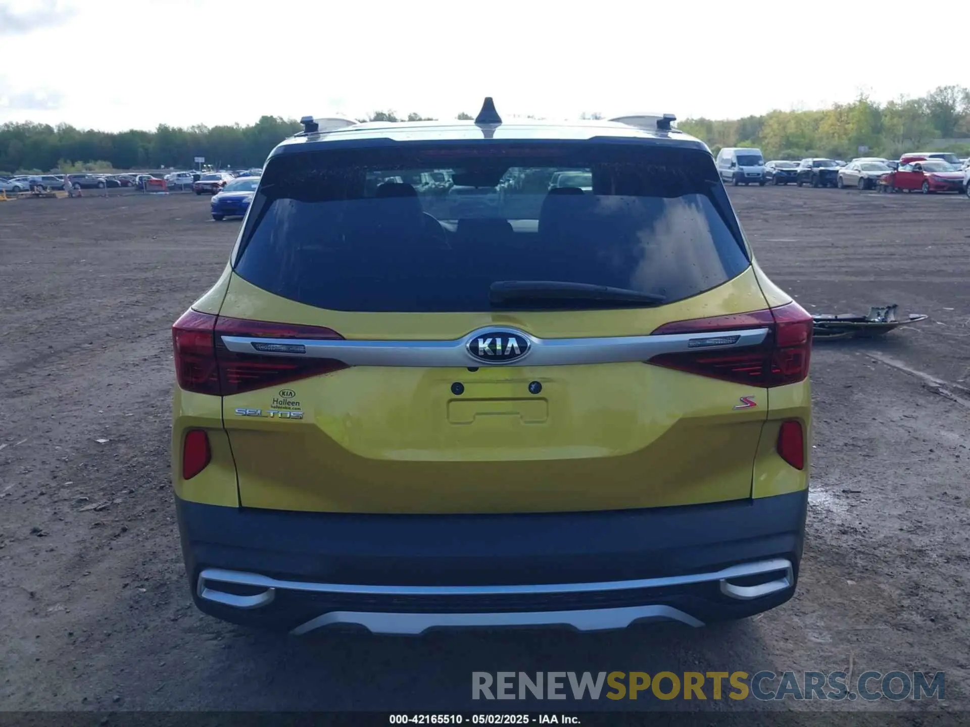 17 Photograph of a damaged car KNDEUCAAXM7169894 KIA SELTOS 2021