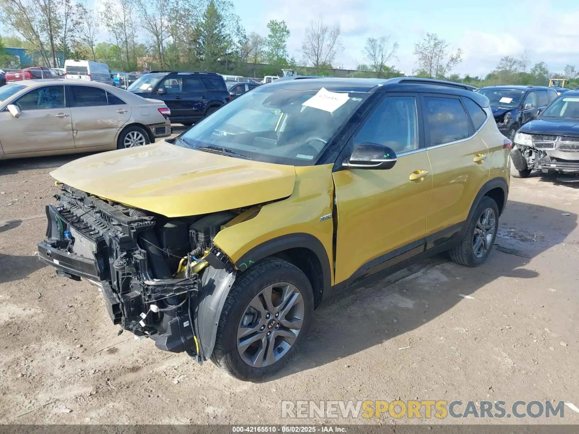 2 Photograph of a damaged car KNDEUCAAXM7169894 KIA SELTOS 2021