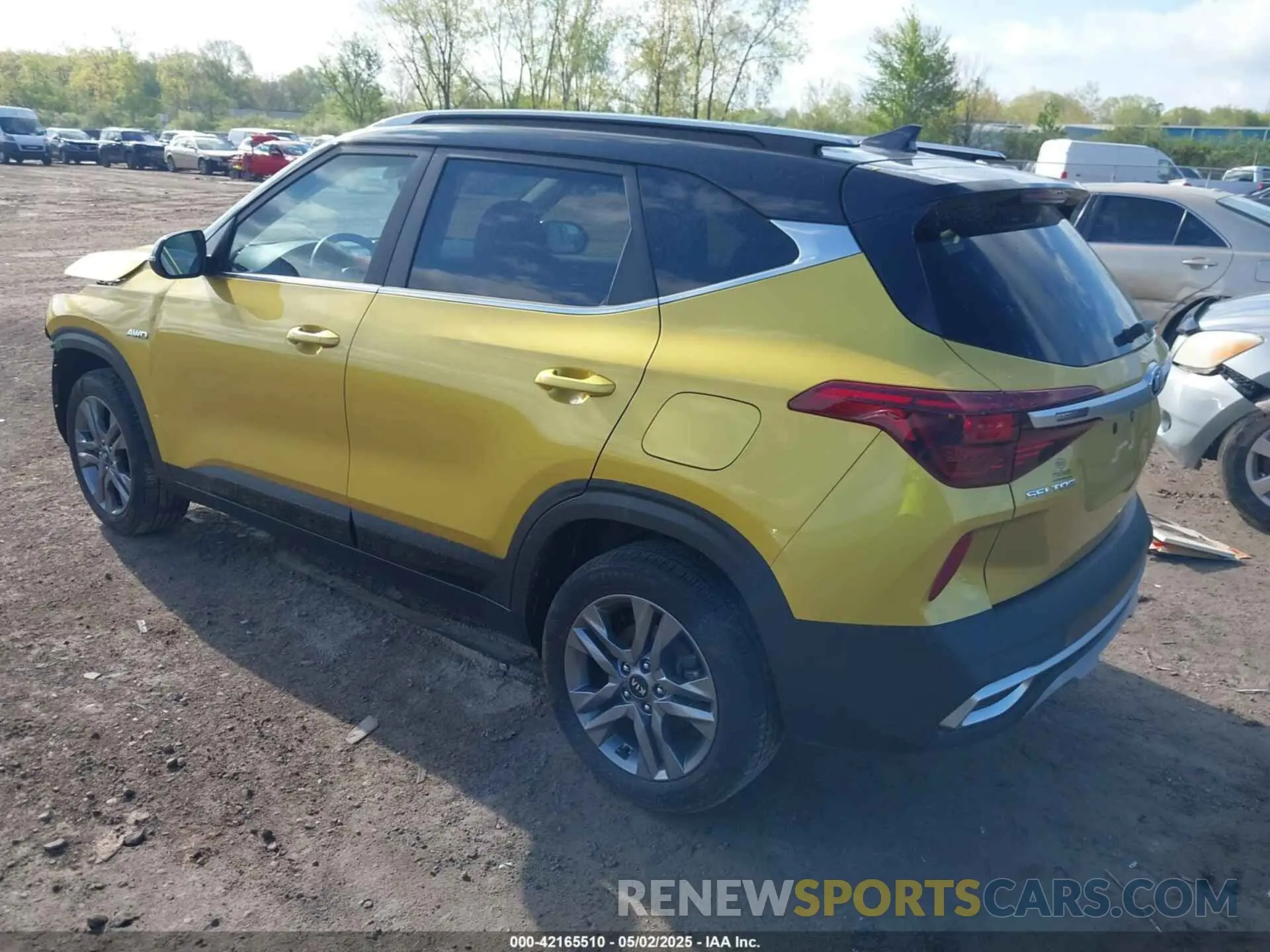 3 Photograph of a damaged car KNDEUCAAXM7169894 KIA SELTOS 2021