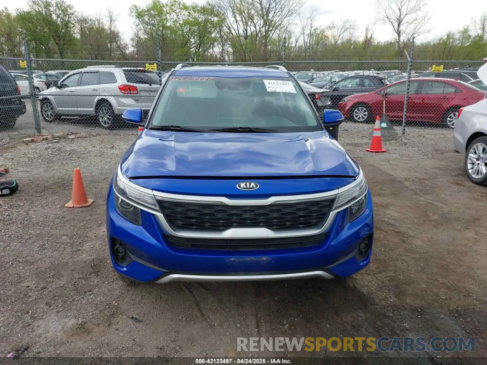 11 Photograph of a damaged car KNDEUCAAXM7221587 KIA SELTOS 2021