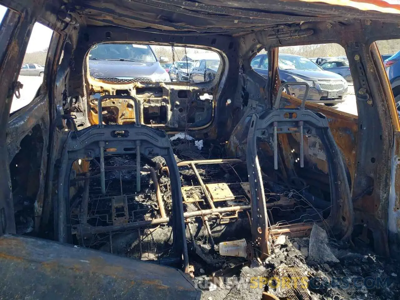 10 Photograph of a damaged car LNDEPCAA5M7045507 KIA SELTOS 2021