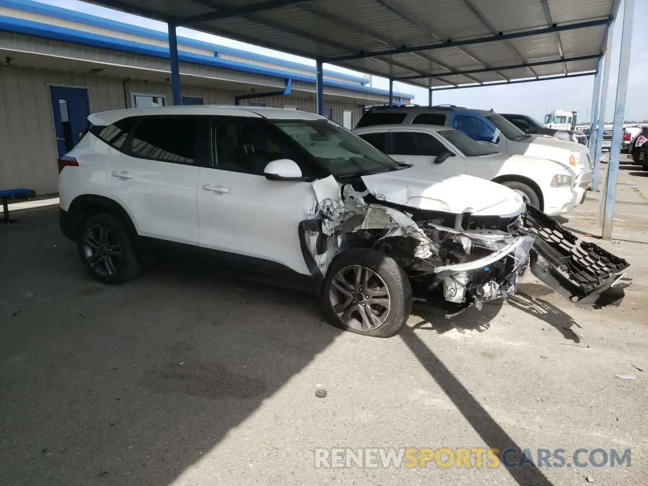 4 Photograph of a damaged car KNDEPCAA0N7345683 KIA SELTOS 2022