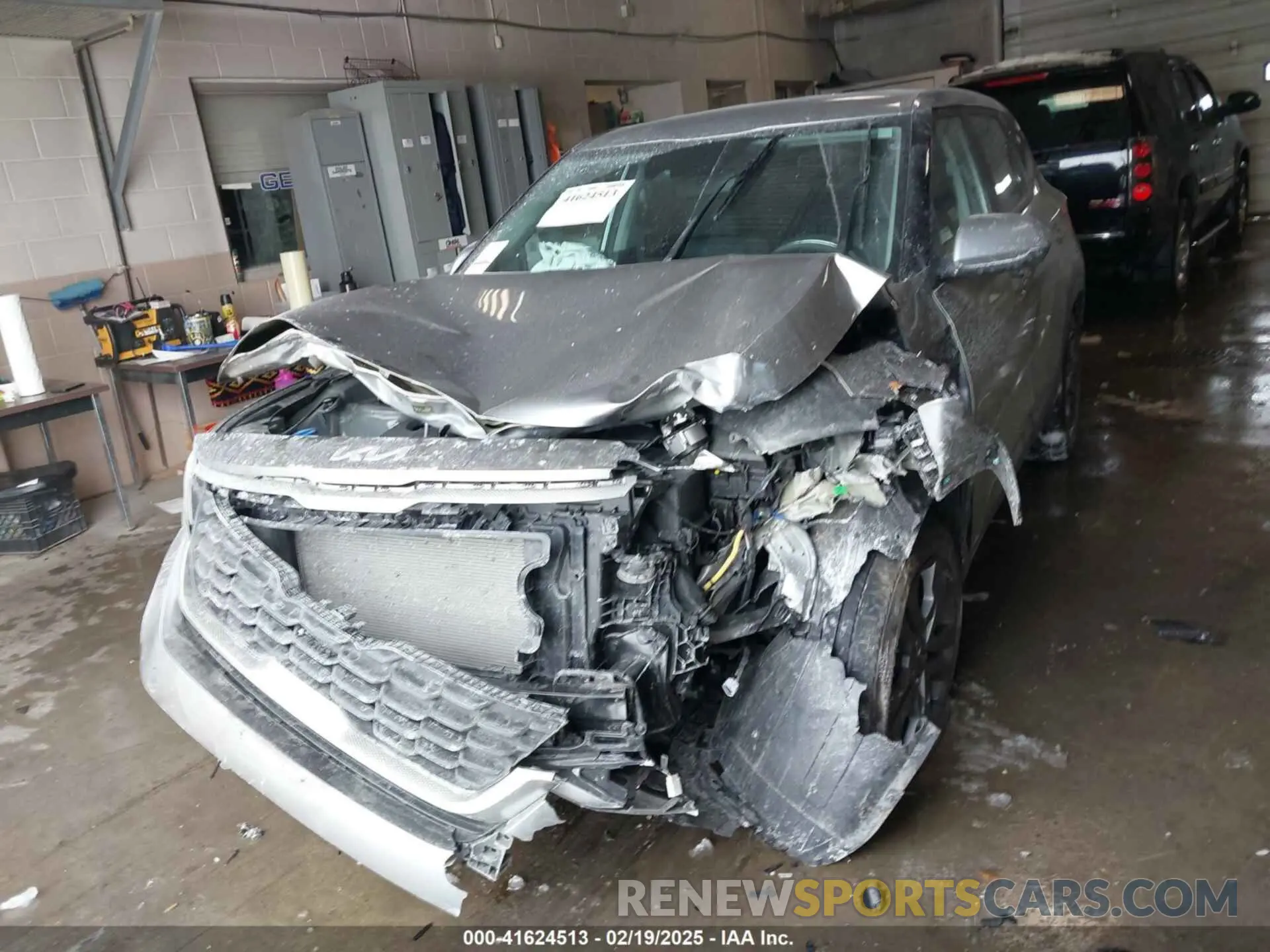 2 Photograph of a damaged car KNDEPCAA2N7303631 KIA SELTOS 2022