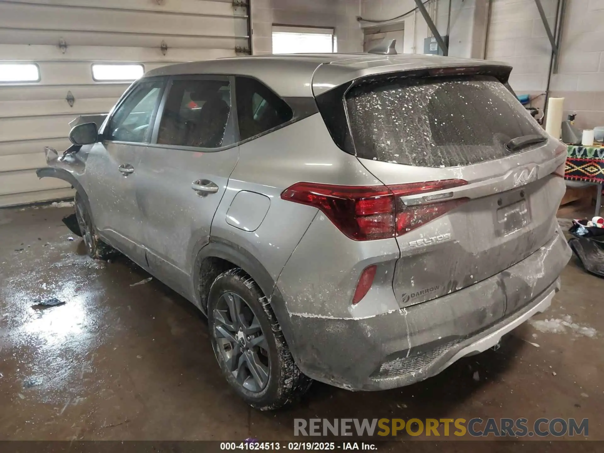 3 Photograph of a damaged car KNDEPCAA2N7303631 KIA SELTOS 2022