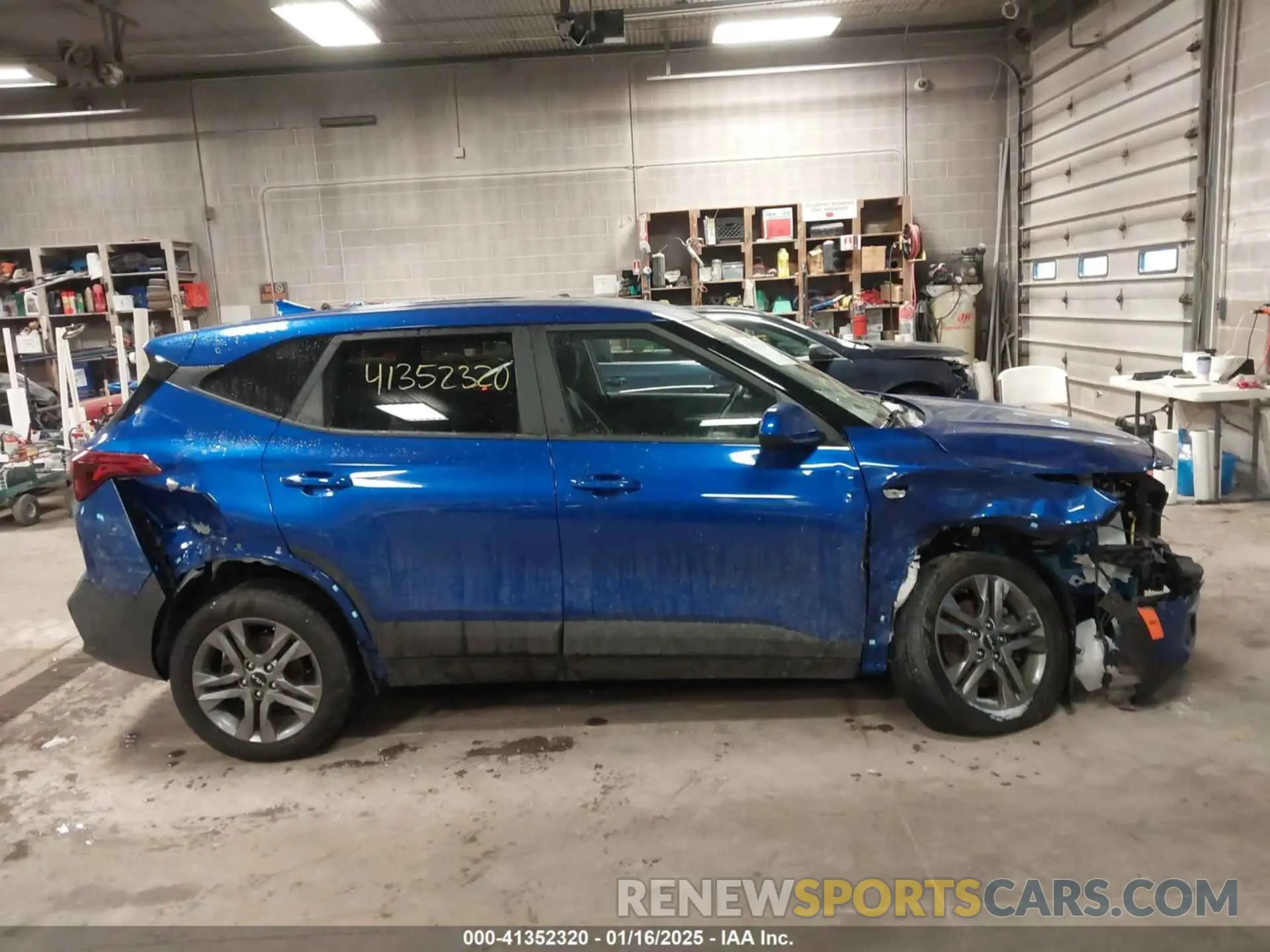 14 Photograph of a damaged car KNDEPCAA4N7307454 KIA SELTOS 2022