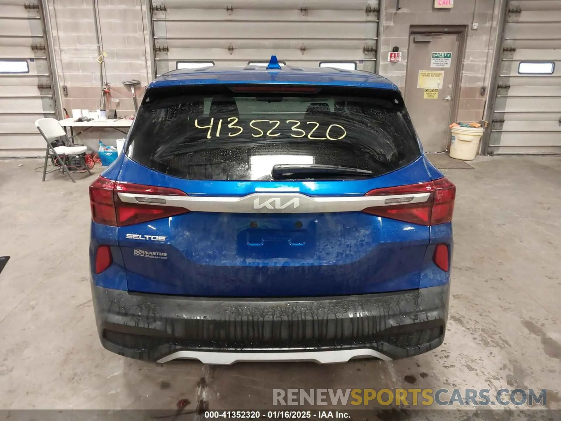 17 Photograph of a damaged car KNDEPCAA4N7307454 KIA SELTOS 2022