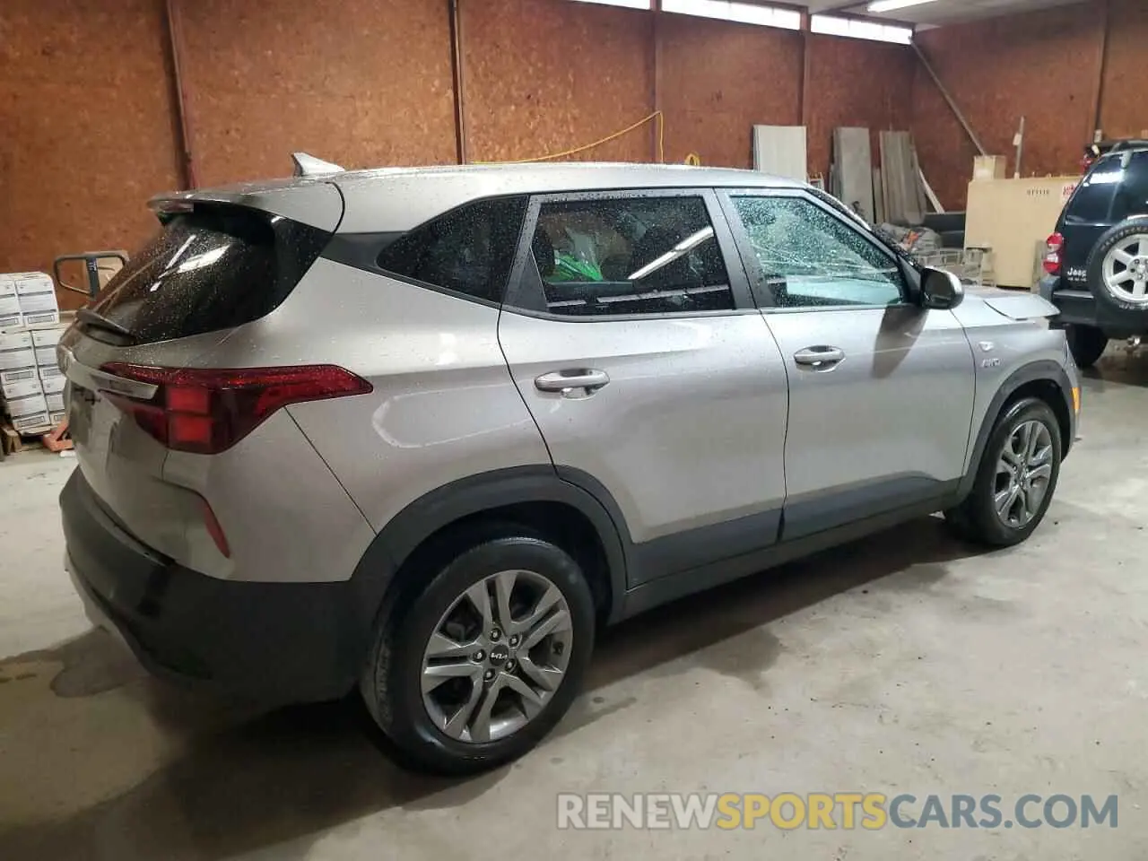 3 Photograph of a damaged car KNDEPCAA5N7288395 KIA SELTOS 2022