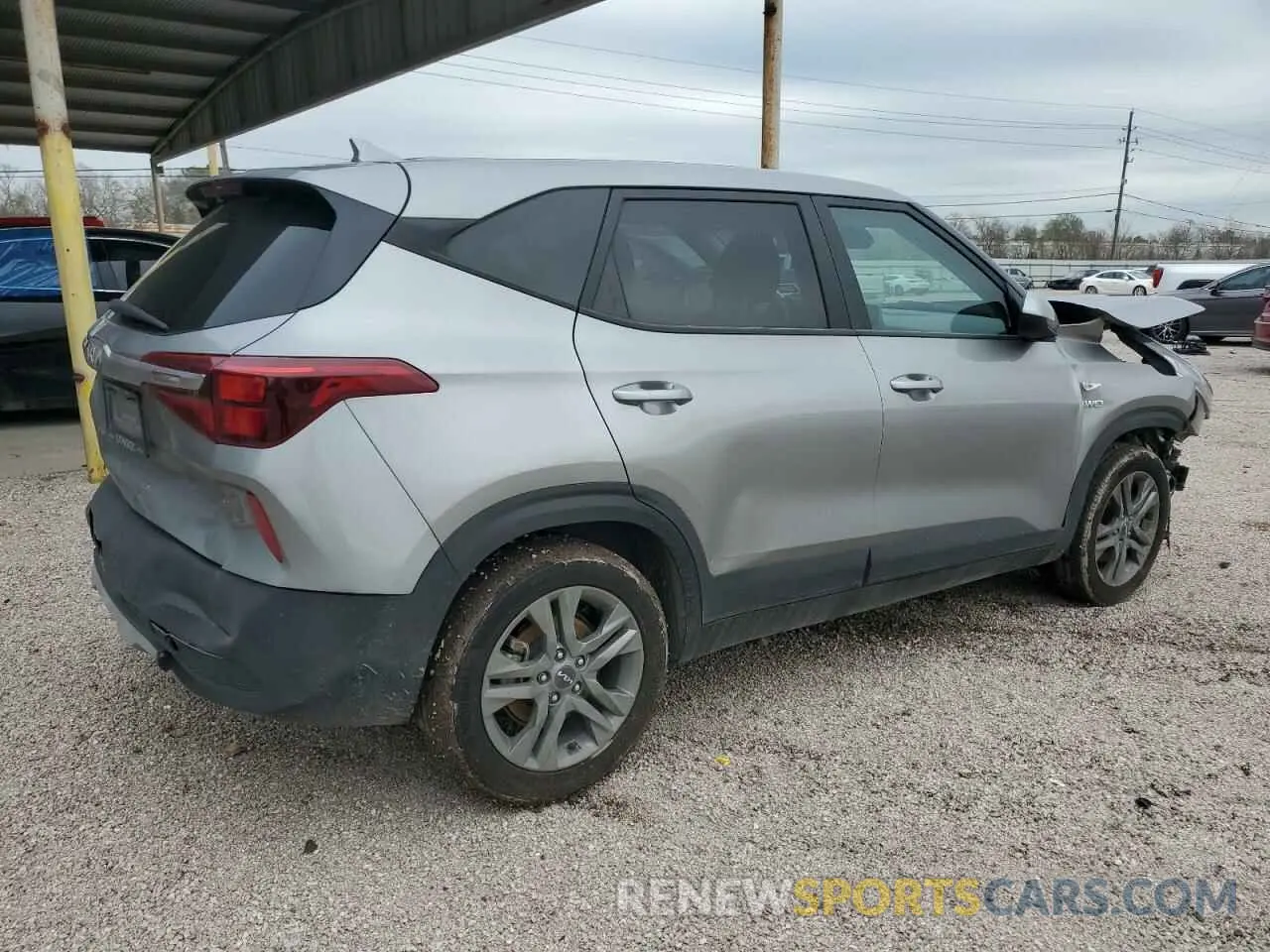 3 Photograph of a damaged car KNDEPCAA5N7335098 KIA SELTOS 2022