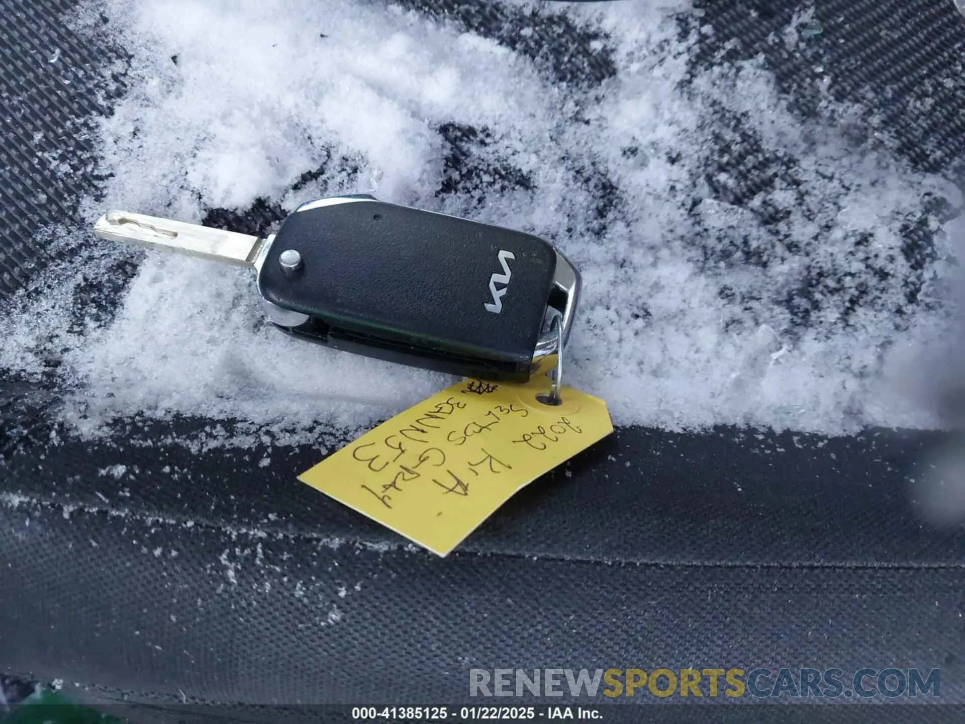 11 Photograph of a damaged car KNDEPCAA6N7333330 KIA SELTOS 2022