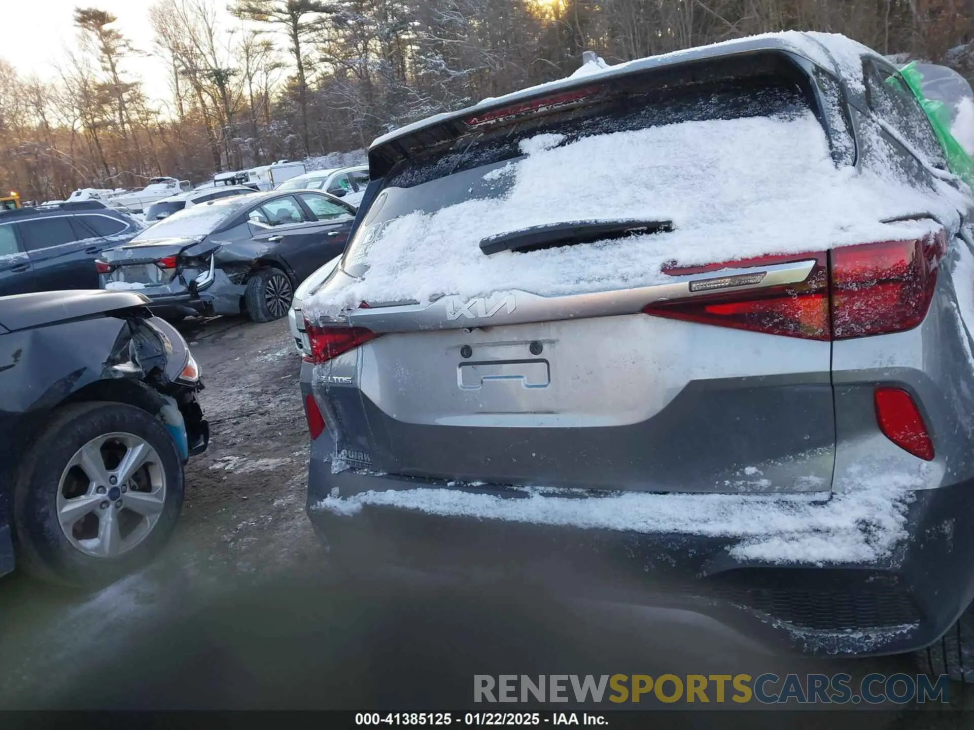17 Photograph of a damaged car KNDEPCAA6N7333330 KIA SELTOS 2022