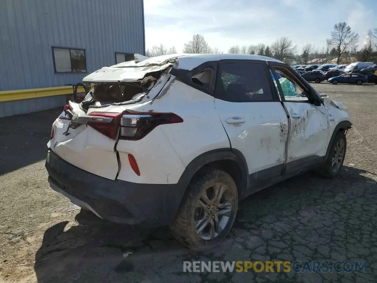 3 Photograph of a damaged car KNDEPCAA7N7238422 KIA SELTOS 2022