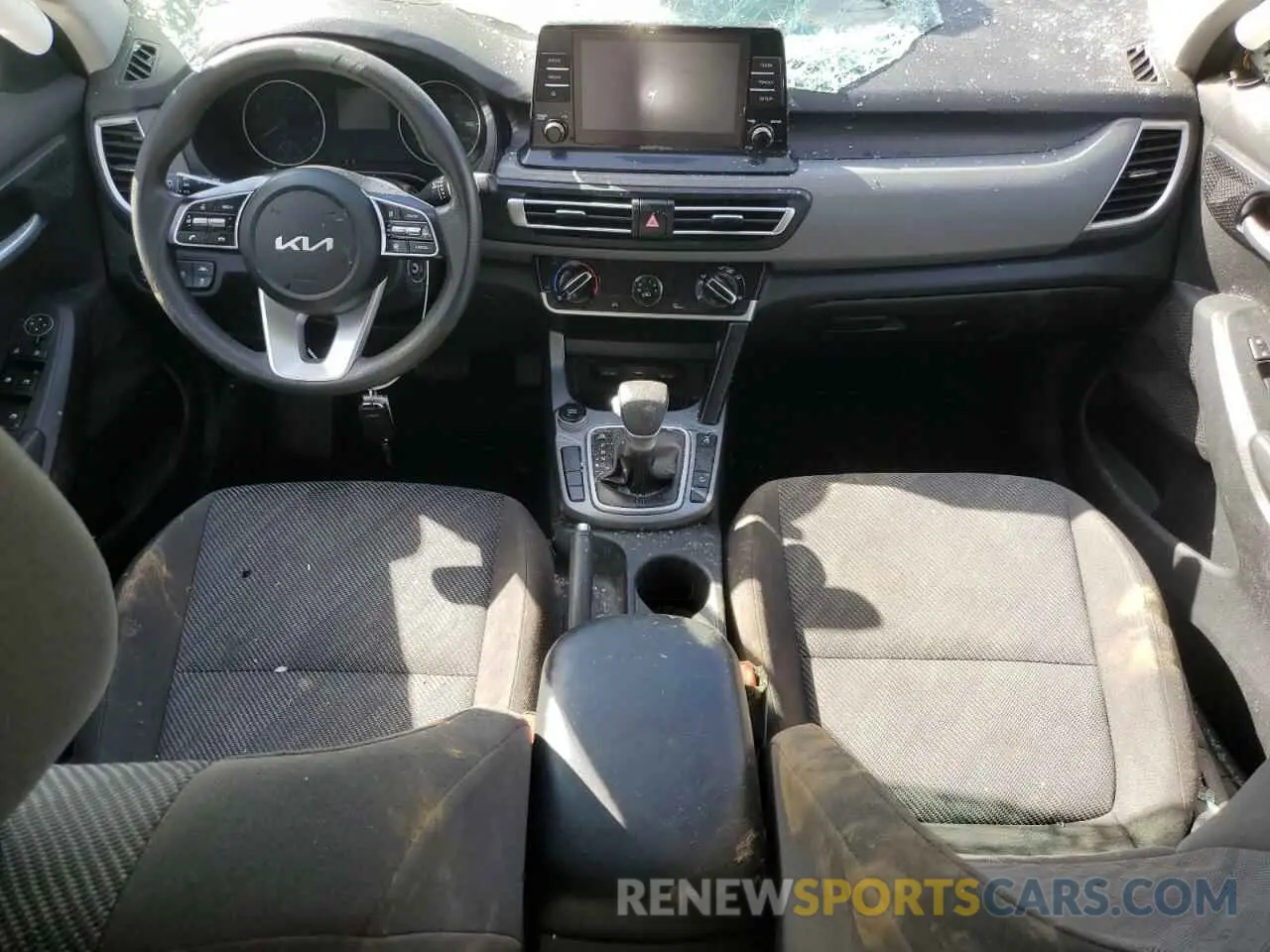 8 Photograph of a damaged car KNDEPCAA7N7238422 KIA SELTOS 2022