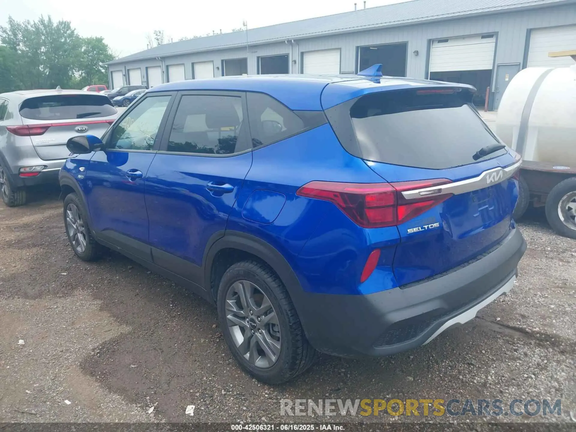 3 Photograph of a damaged car KNDEPCAA7N7260033 KIA SELTOS 2022