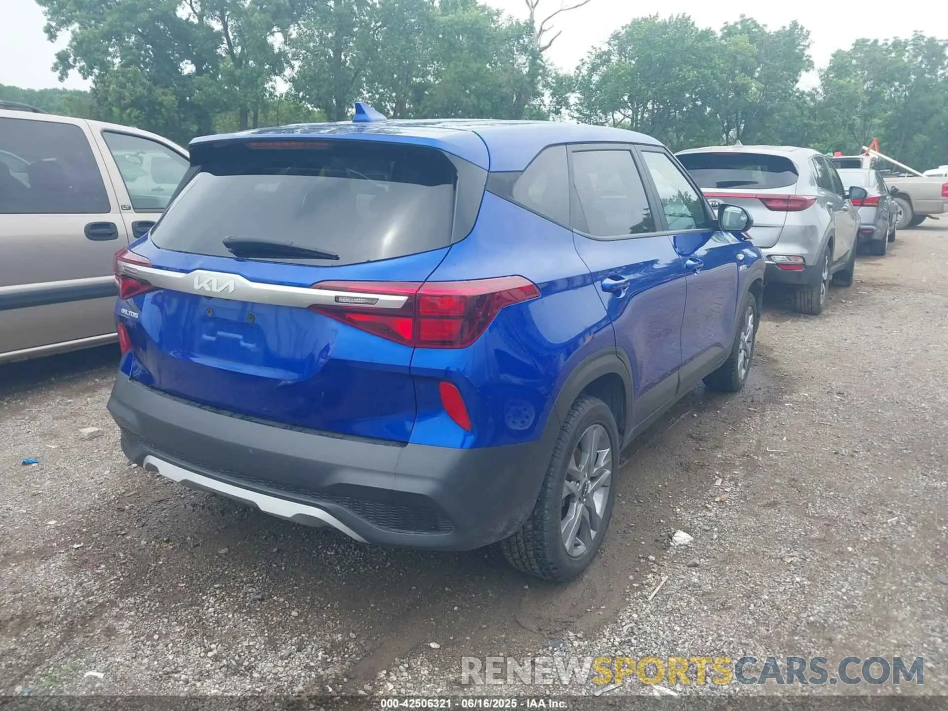 4 Photograph of a damaged car KNDEPCAA7N7260033 KIA SELTOS 2022