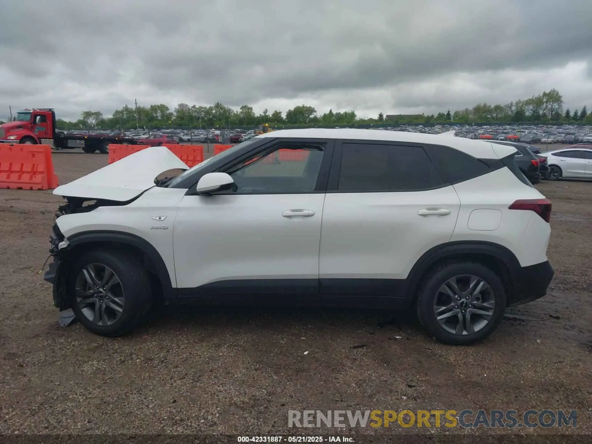 14 Photograph of a damaged car KNDEPCAA8N7288438 KIA SELTOS 2022