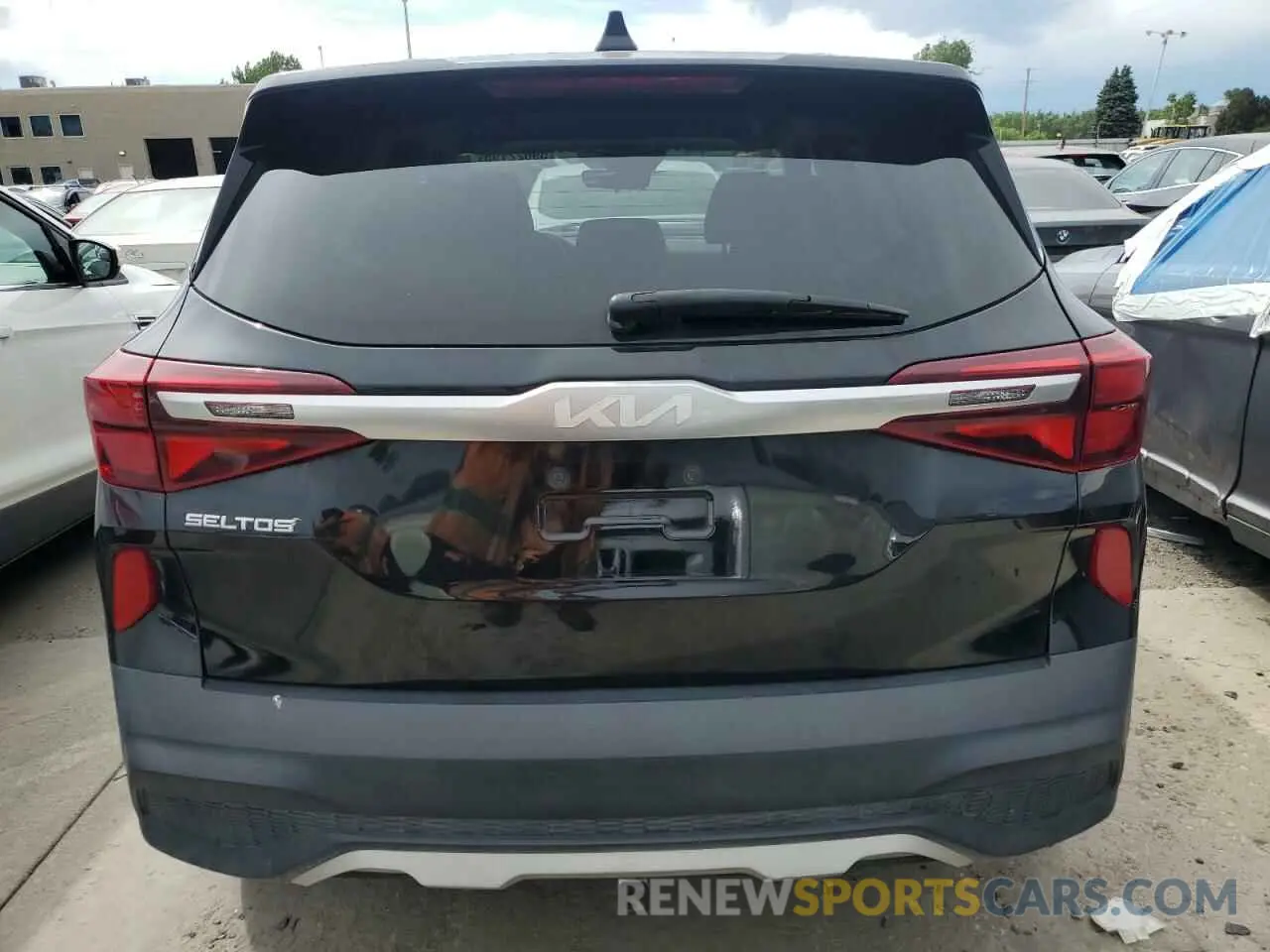 6 Photograph of a damaged car KNDEPCAA9N7340529 KIA SELTOS 2022