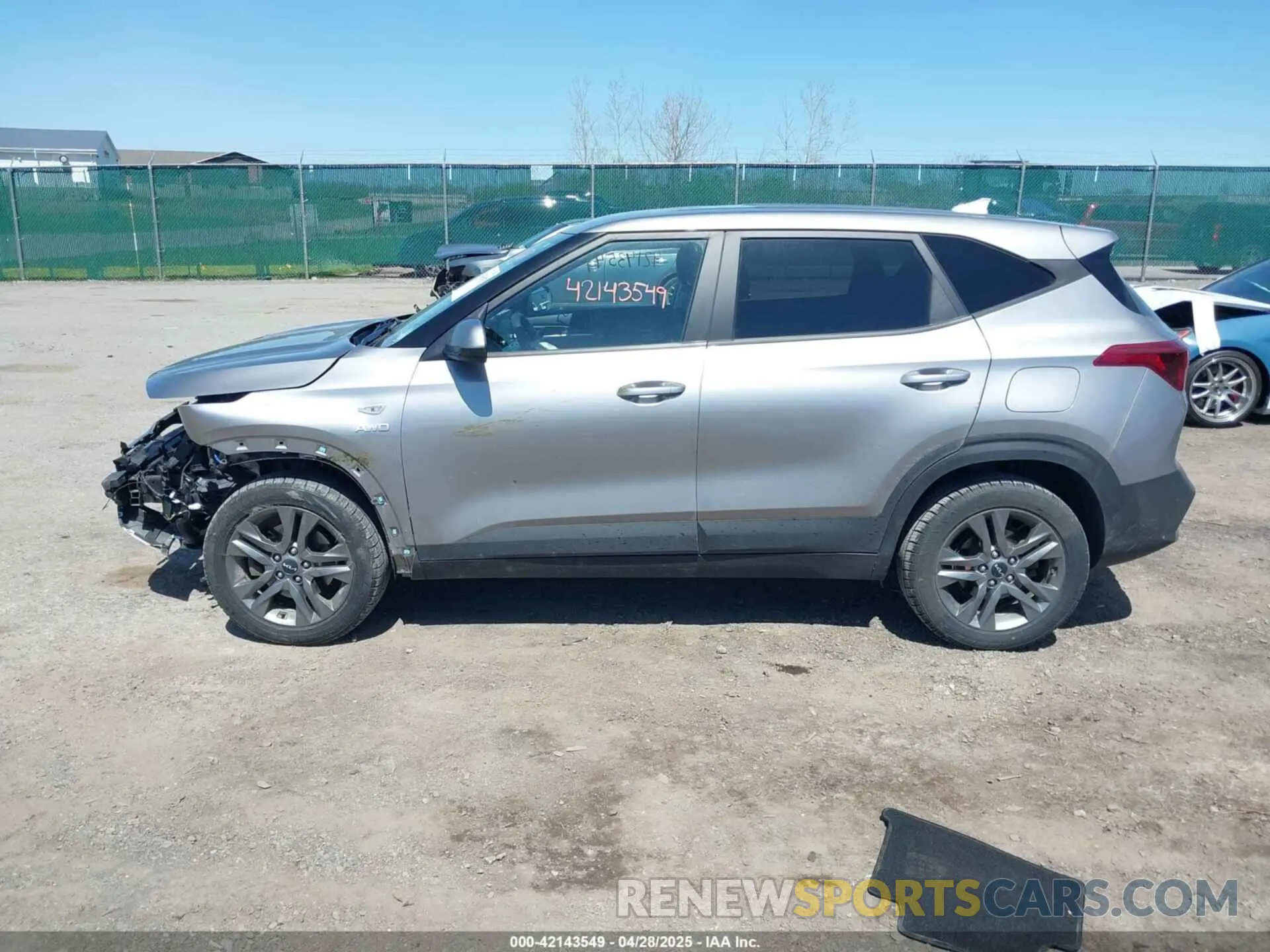 14 Photograph of a damaged car KNDEPCAAXN7319561 KIA SELTOS 2022