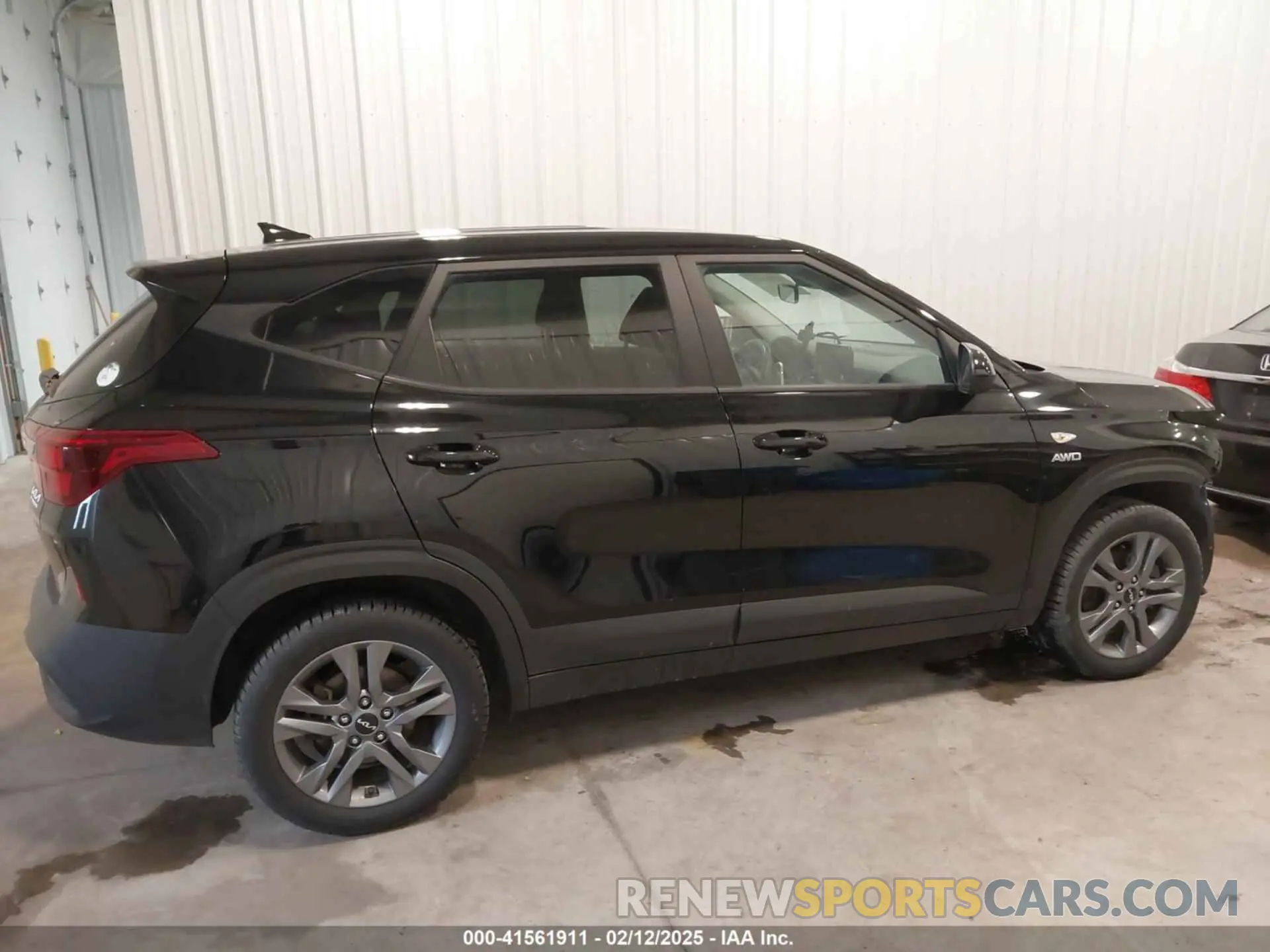 13 Photograph of a damaged car KNDEPCAAXN7328518 KIA SELTOS 2022
