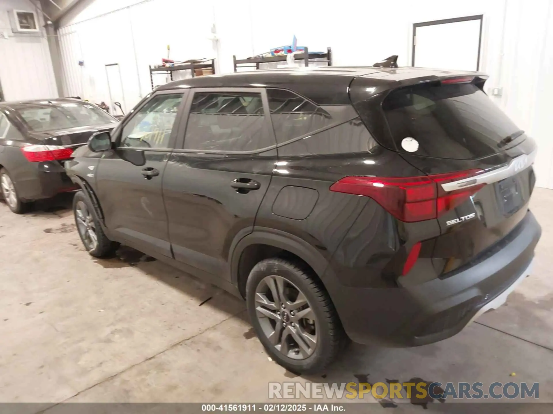 3 Photograph of a damaged car KNDEPCAAXN7328518 KIA SELTOS 2022