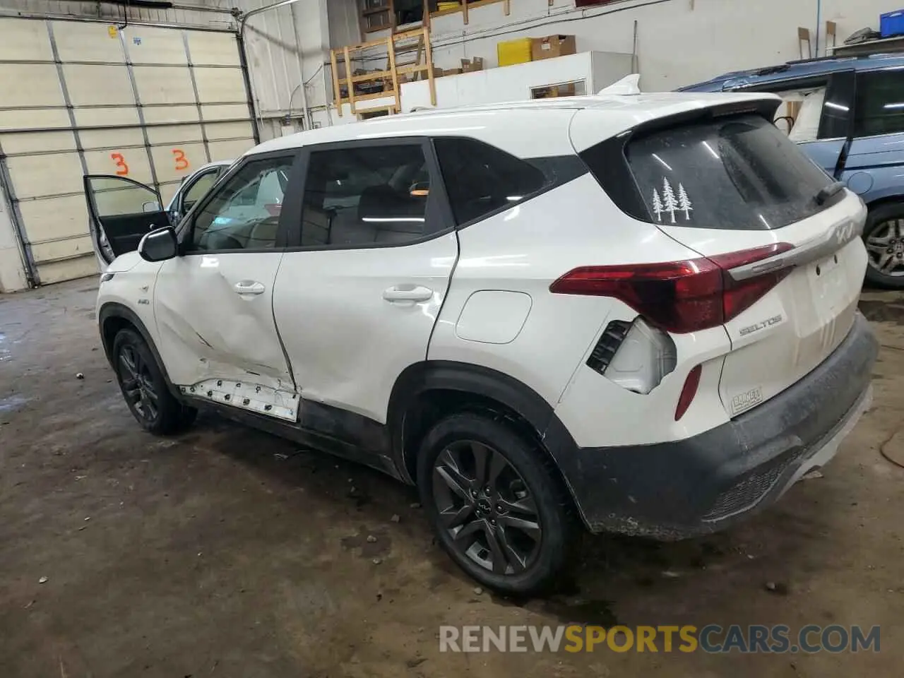 2 Photograph of a damaged car KNDEPCAAXN7334819 KIA SELTOS 2022