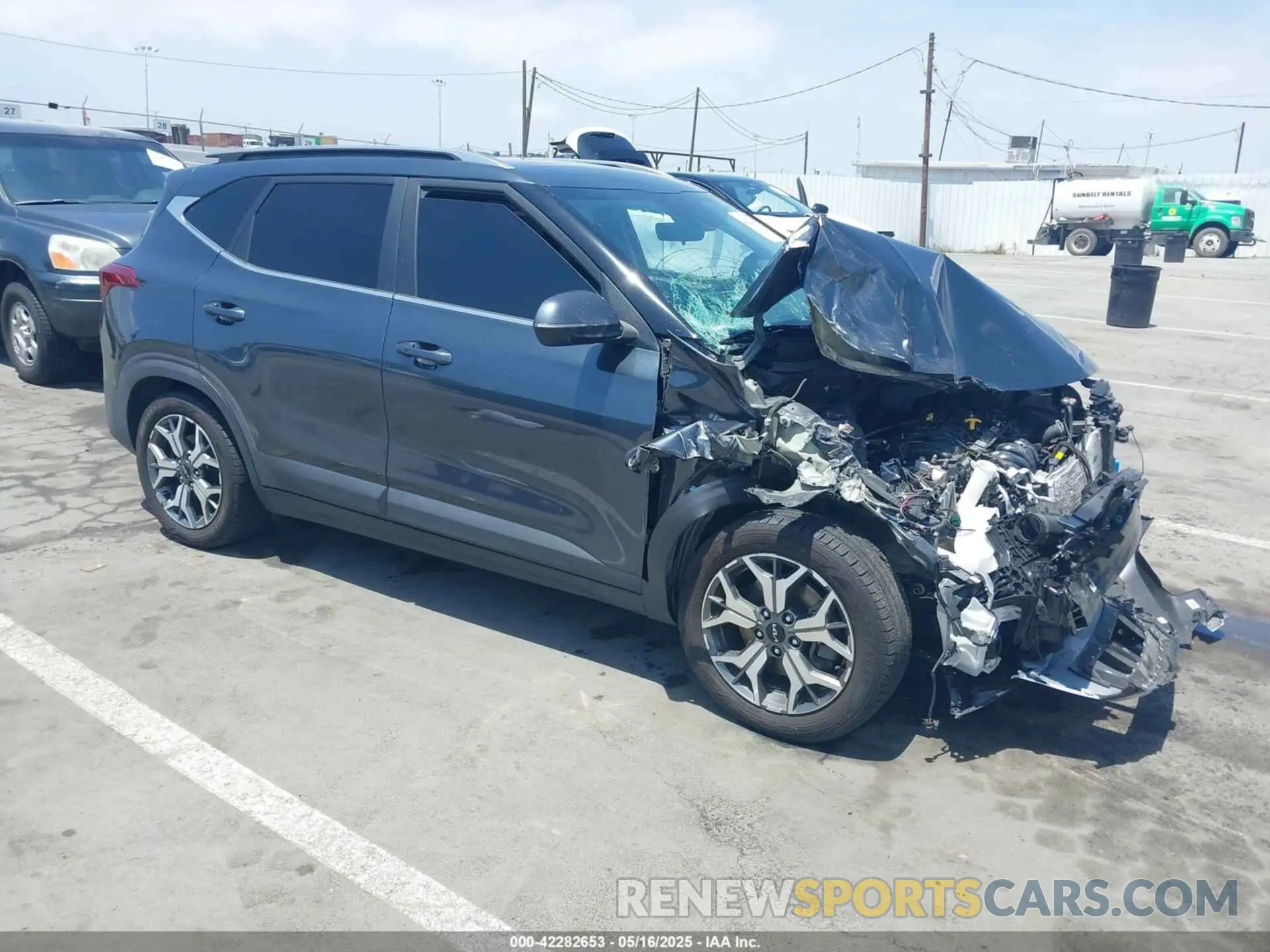 1 Photograph of a damaged car KNDERCAA2N7246714 KIA SELTOS 2022