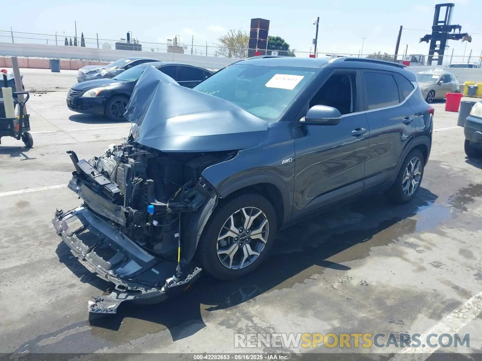 2 Photograph of a damaged car KNDERCAA2N7246714 KIA SELTOS 2022
