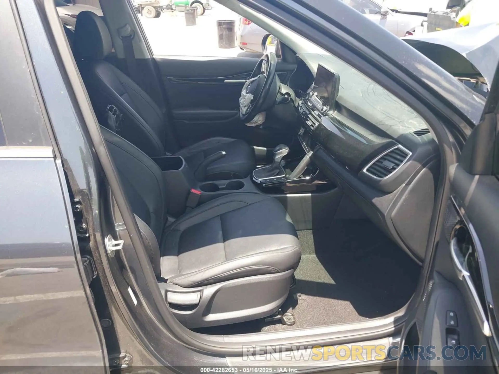 5 Photograph of a damaged car KNDERCAA2N7246714 KIA SELTOS 2022