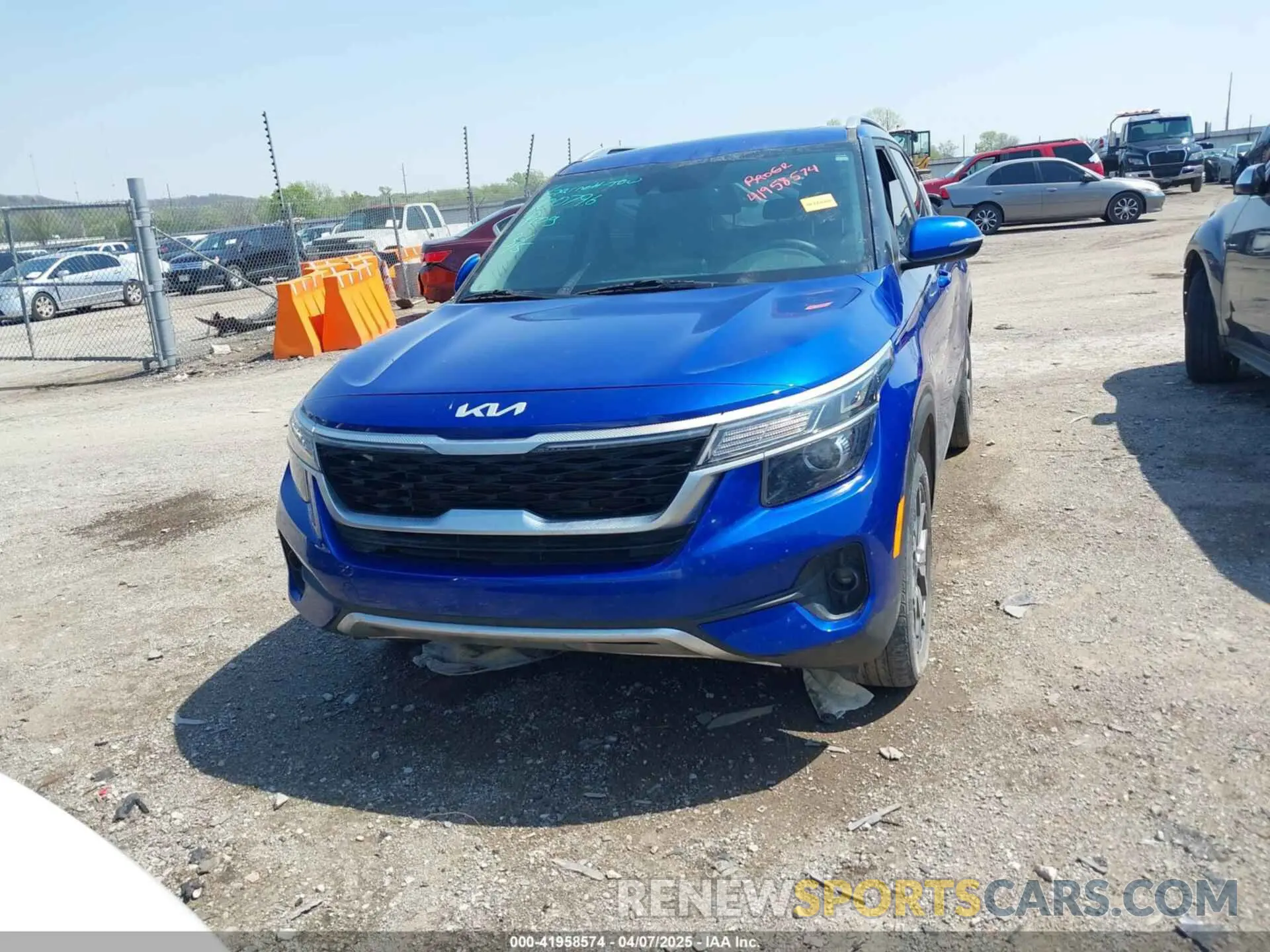 13 Photograph of a damaged car KNDERCAA2N7260578 KIA SELTOS 2022