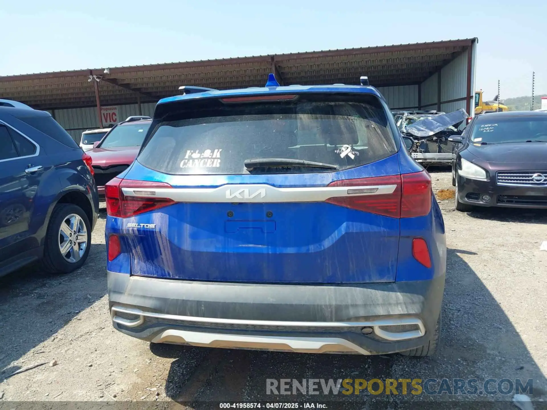 17 Photograph of a damaged car KNDERCAA2N7260578 KIA SELTOS 2022