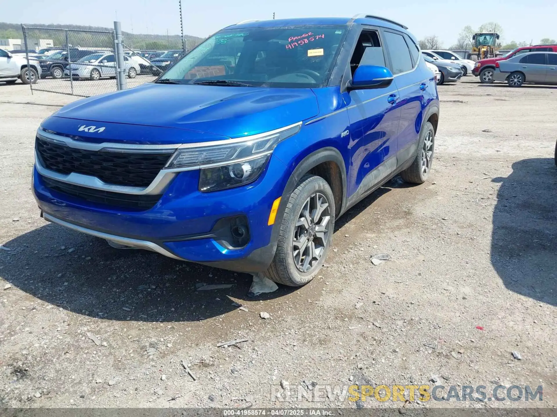 2 Photograph of a damaged car KNDERCAA2N7260578 KIA SELTOS 2022