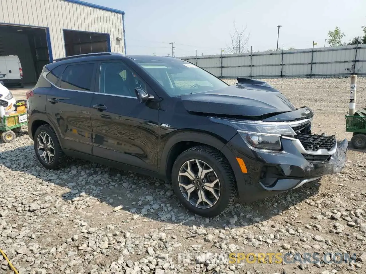 4 Photograph of a damaged car KNDERCAA2N7317569 KIA SELTOS 2022