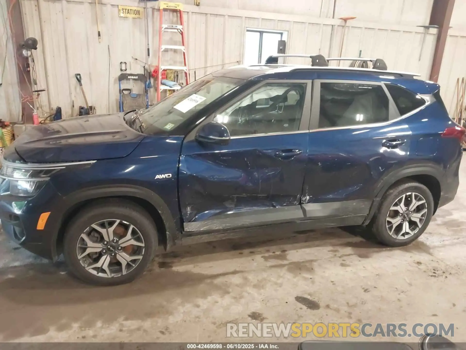 14 Photograph of a damaged car KNDERCAA3N7277292 KIA SELTOS 2022