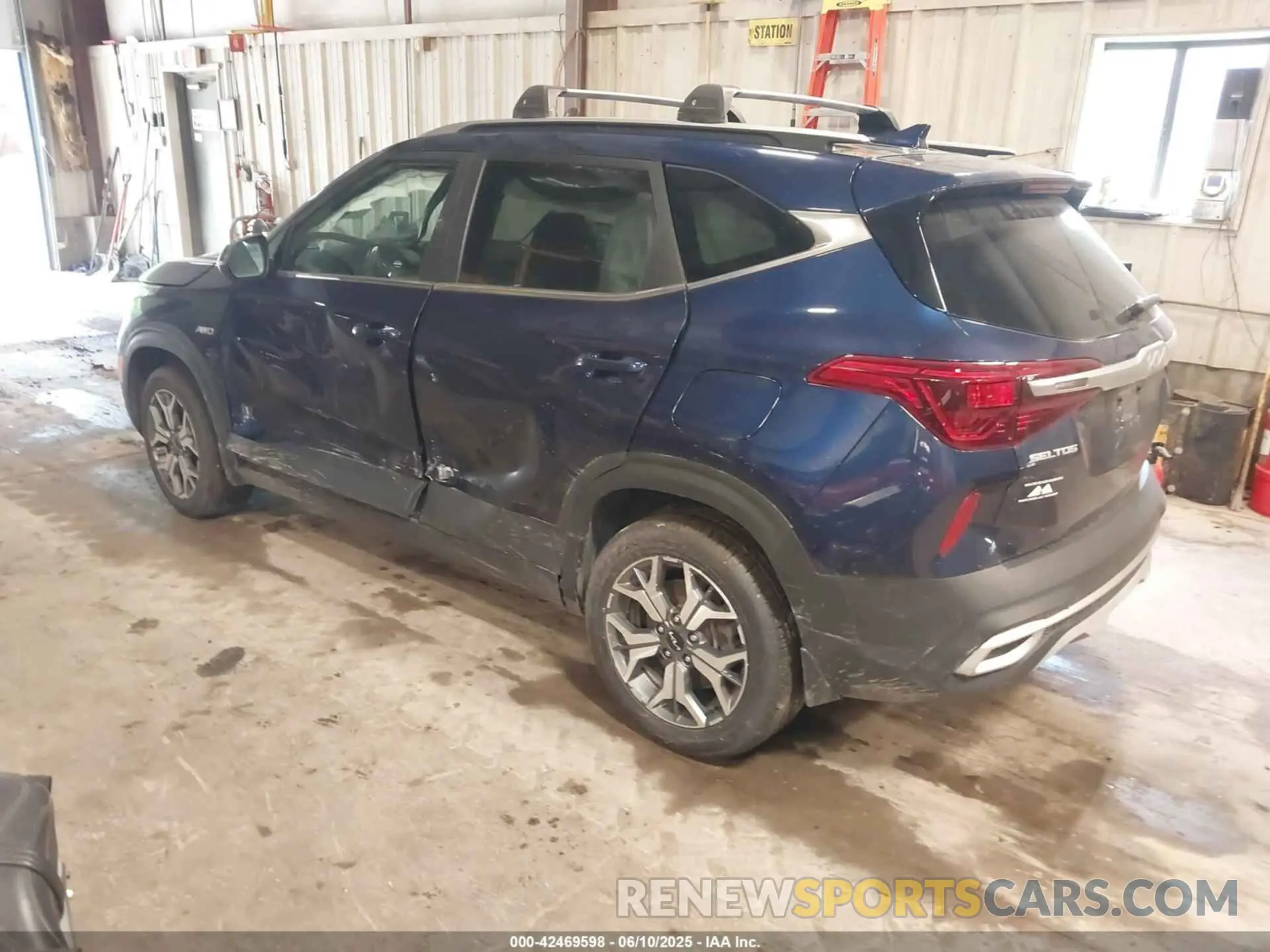 3 Photograph of a damaged car KNDERCAA3N7277292 KIA SELTOS 2022