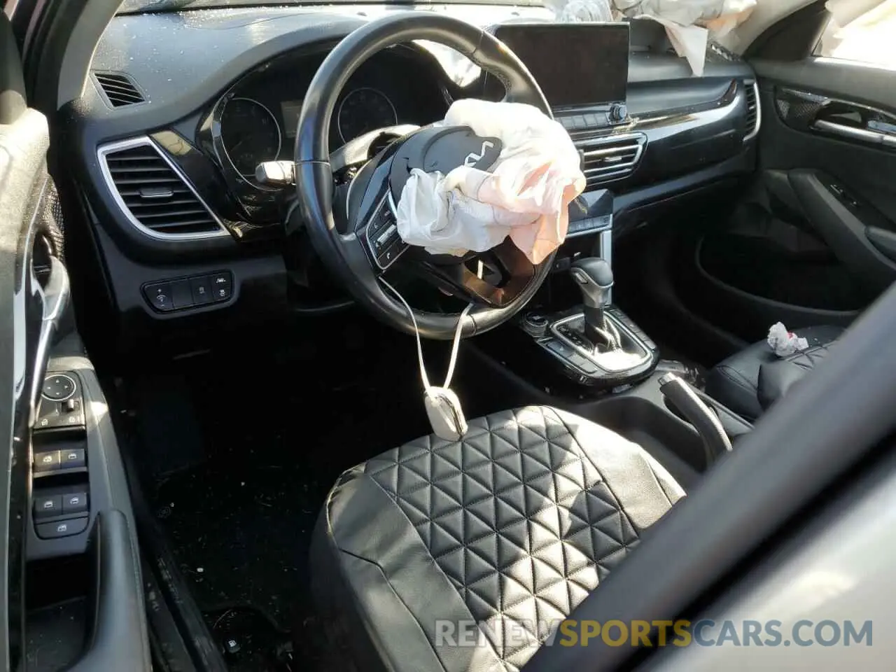 8 Photograph of a damaged car KNDERCAA6N7241368 KIA SELTOS 2022