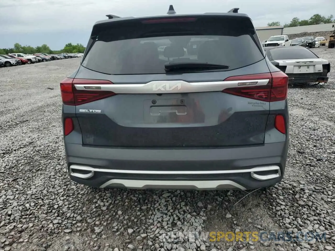 6 Photograph of a damaged car KNDERCAA7N7285380 KIA SELTOS 2022