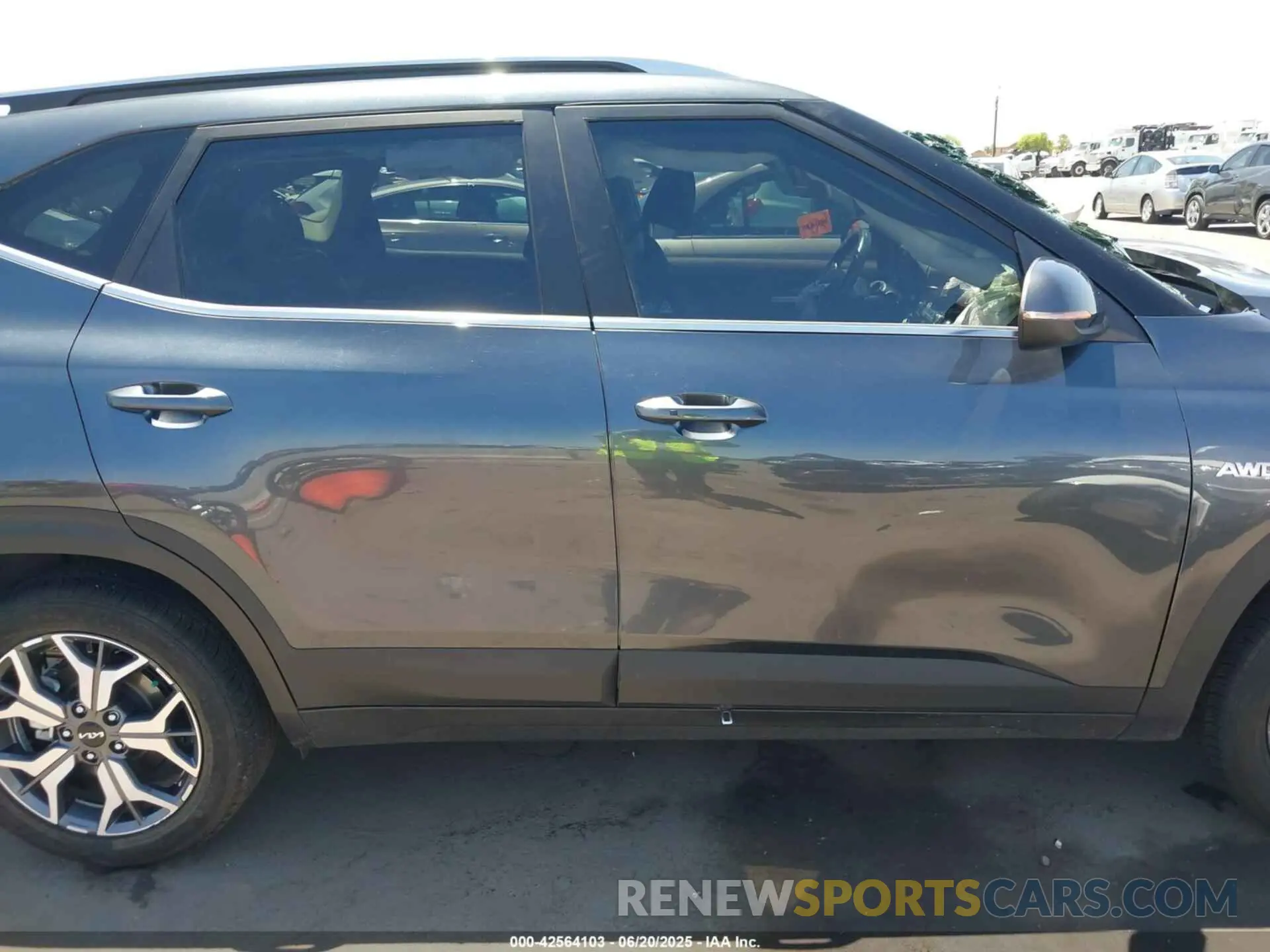 13 Photograph of a damaged car KNDERCAA9N7299054 KIA SELTOS 2022
