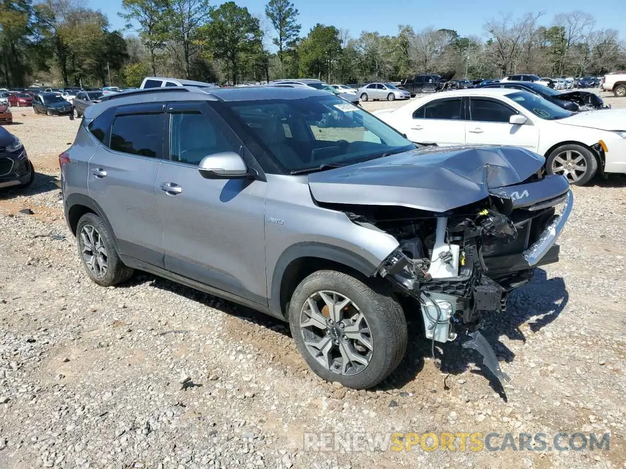 4 Photograph of a damaged car KNDERCAA9N7300543 KIA SELTOS 2022