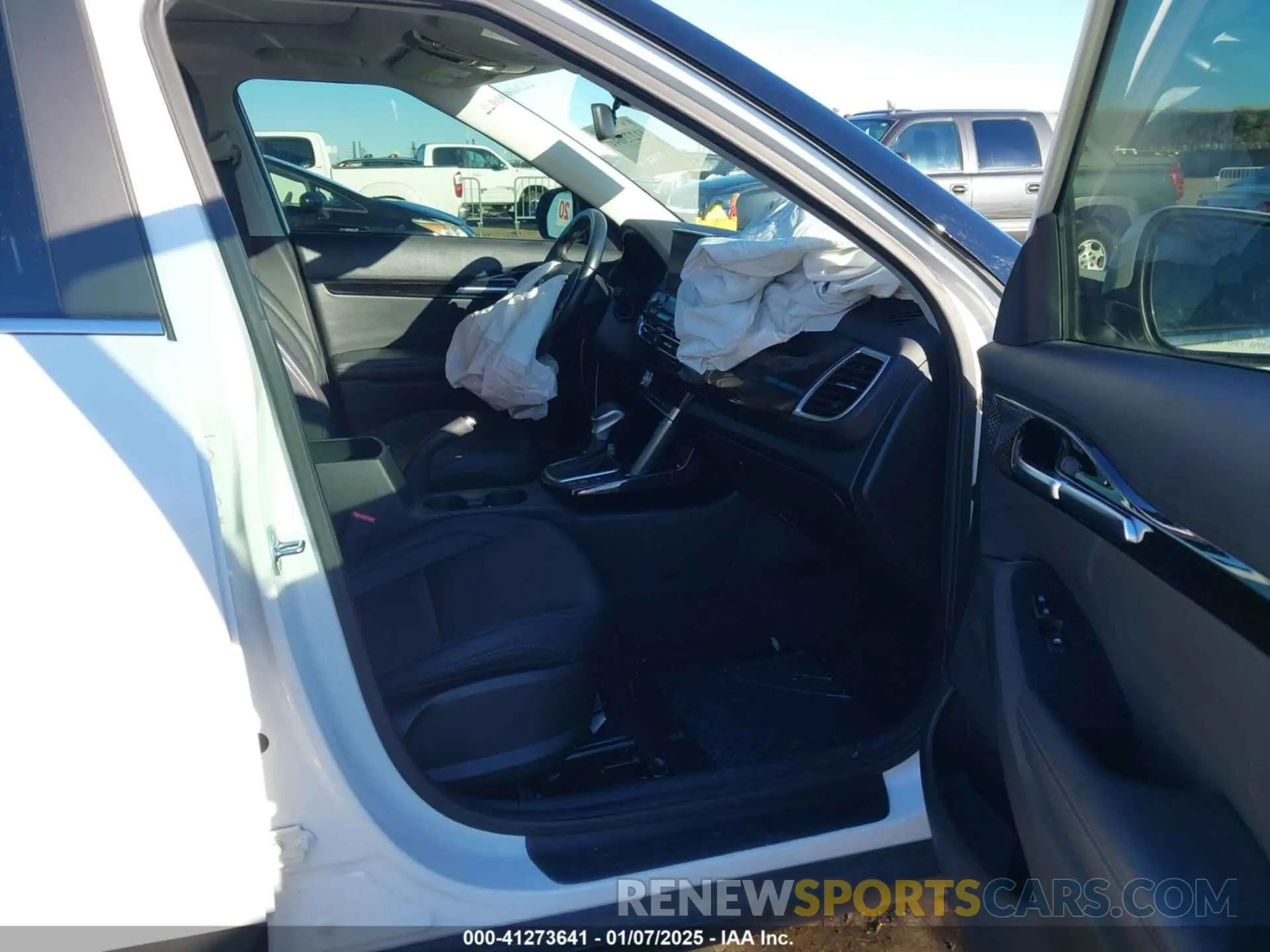 5 Photograph of a damaged car KNDERCAAXN7294509 KIA SELTOS 2022