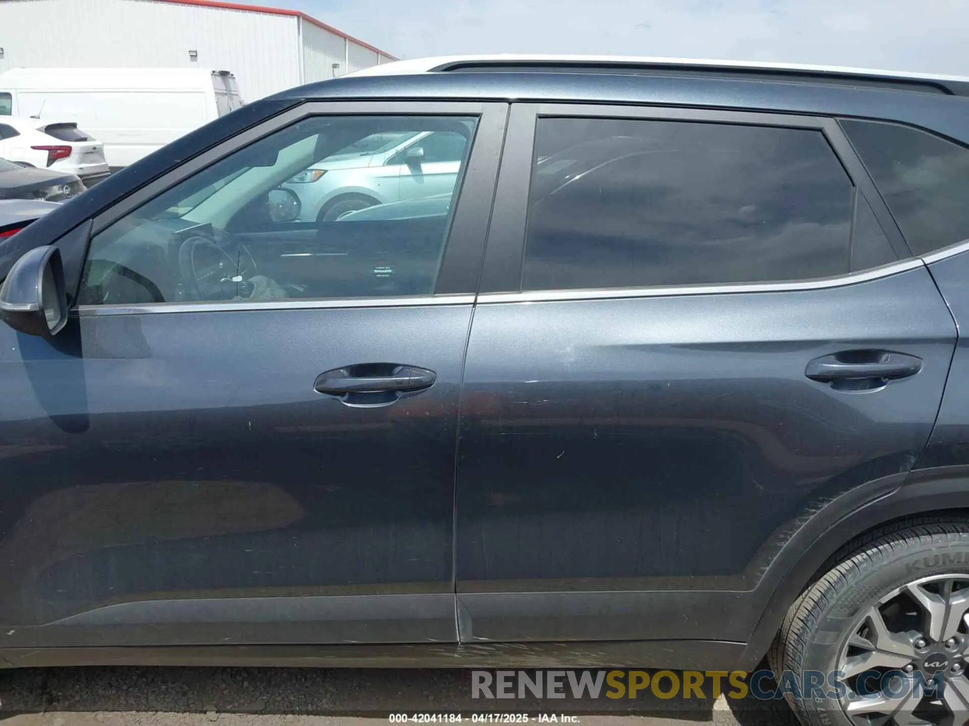 15 Photograph of a damaged car KNDERCAAXN7334443 KIA SELTOS 2022