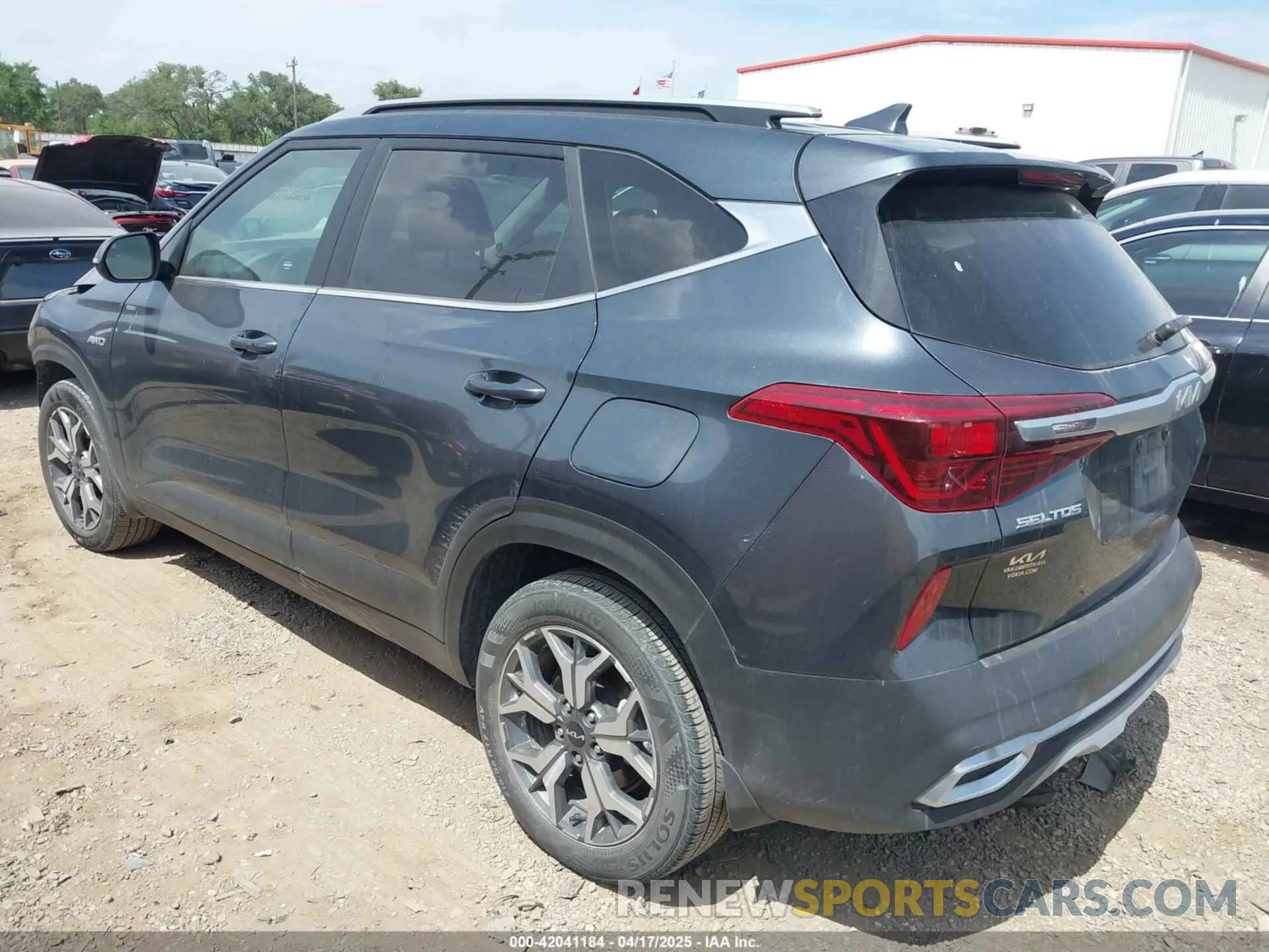 3 Photograph of a damaged car KNDERCAAXN7334443 KIA SELTOS 2022