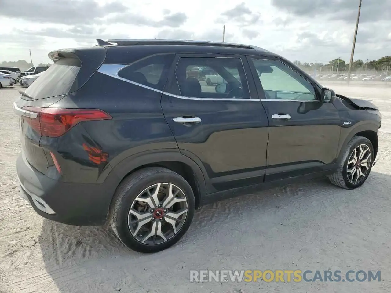 3 Photograph of a damaged car KNDETCA24N7253089 KIA SELTOS 2022