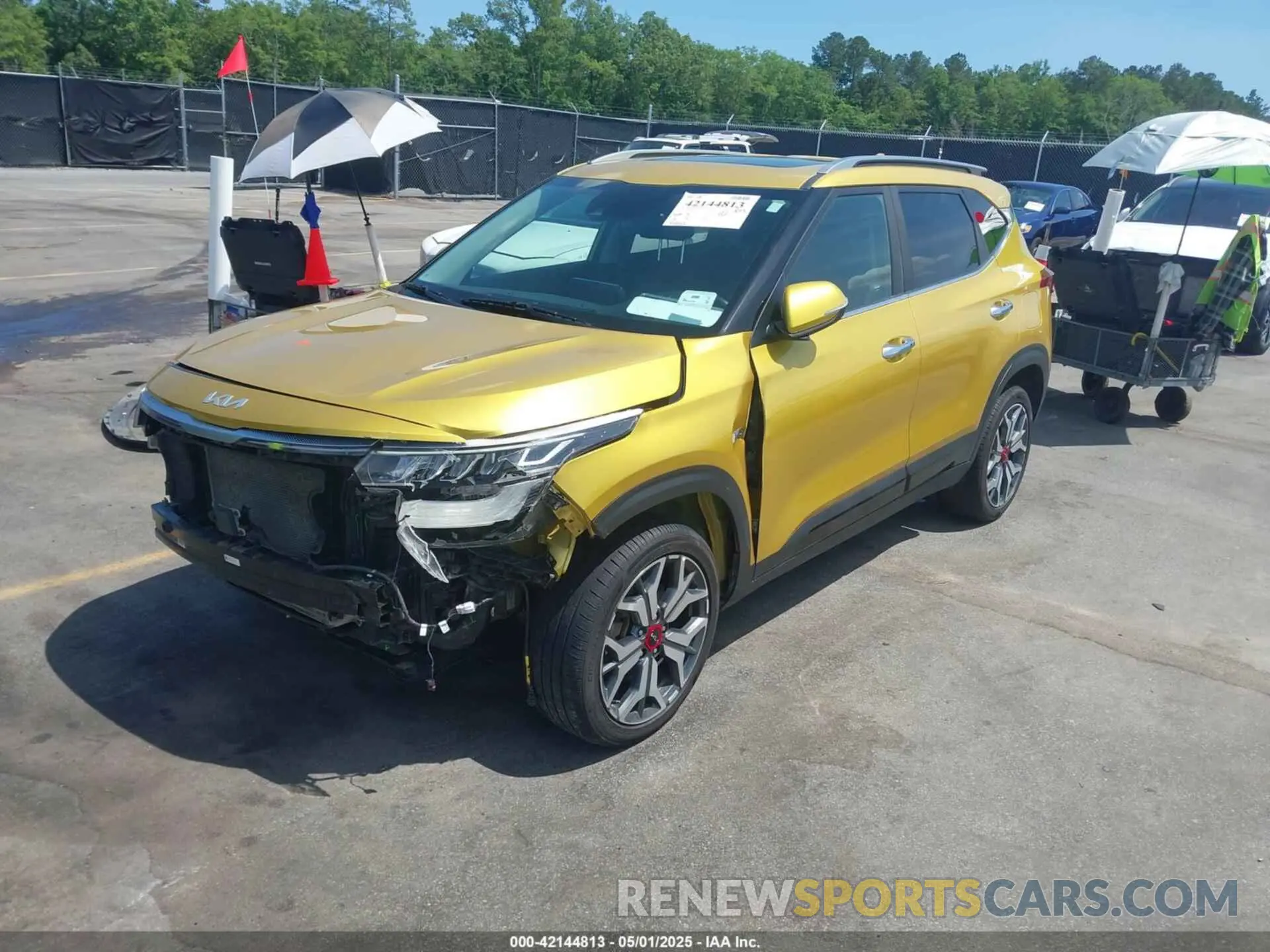2 Photograph of a damaged car KNDETCA24N7277683 KIA SELTOS 2022