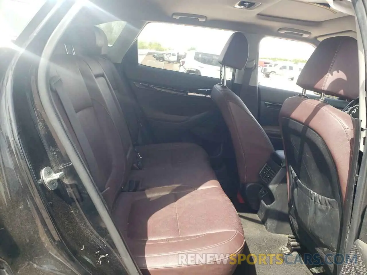 11 Photograph of a damaged car KNDETCA26N7268306 KIA SELTOS 2022