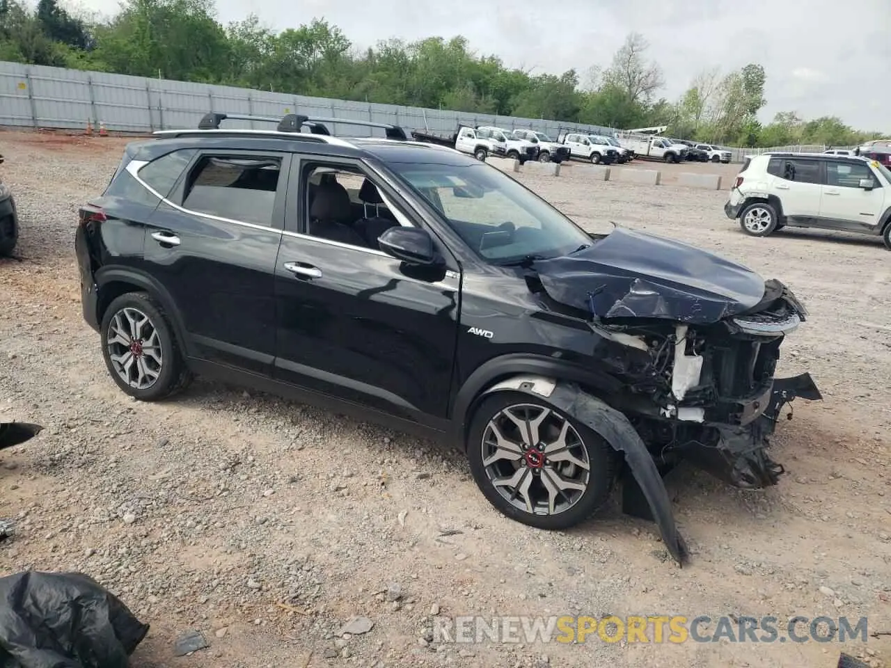 4 Photograph of a damaged car KNDETCA26N7268306 KIA SELTOS 2022