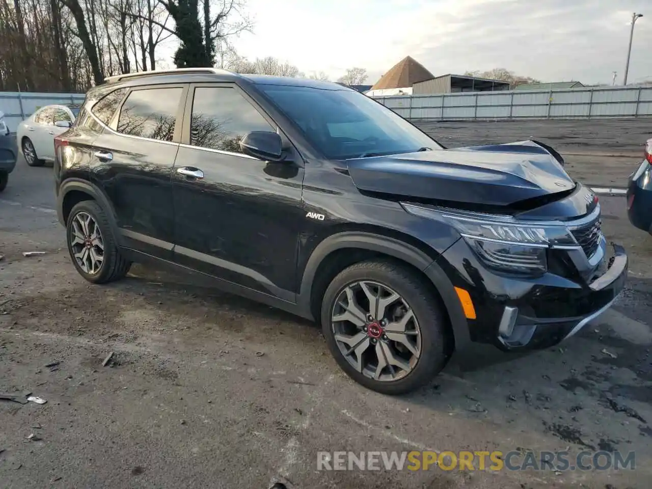 4 Photograph of a damaged car KNDETCA27N7247786 KIA SELTOS 2022