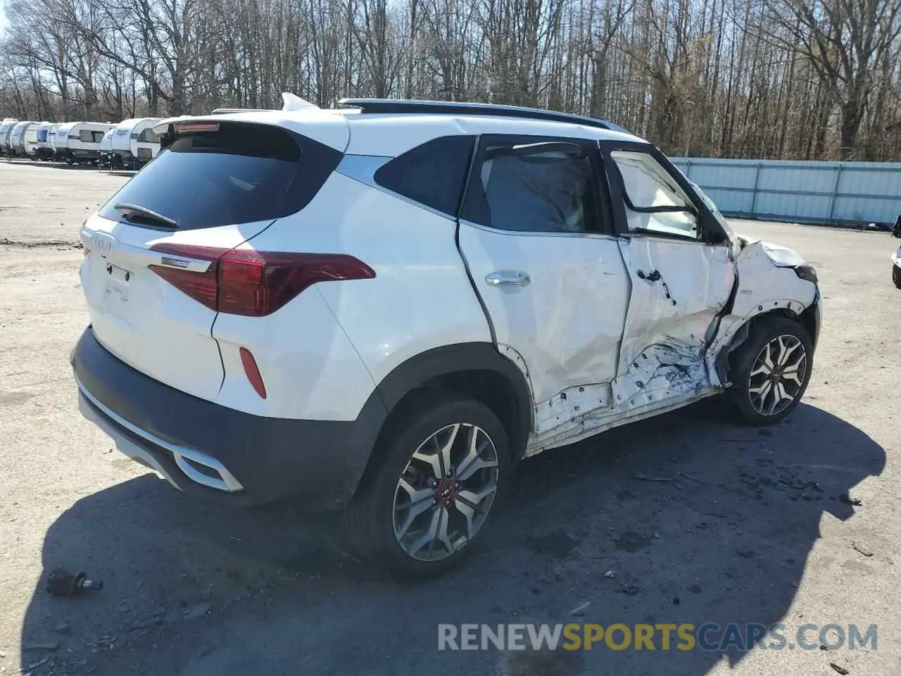 3 Photograph of a damaged car KNDETCA29N7241391 KIA SELTOS 2022